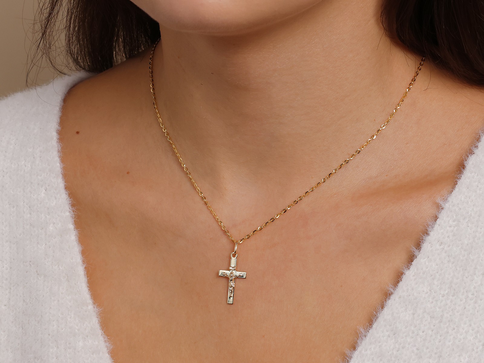 Krzyżyk złoty z Jezusem, pr. 585